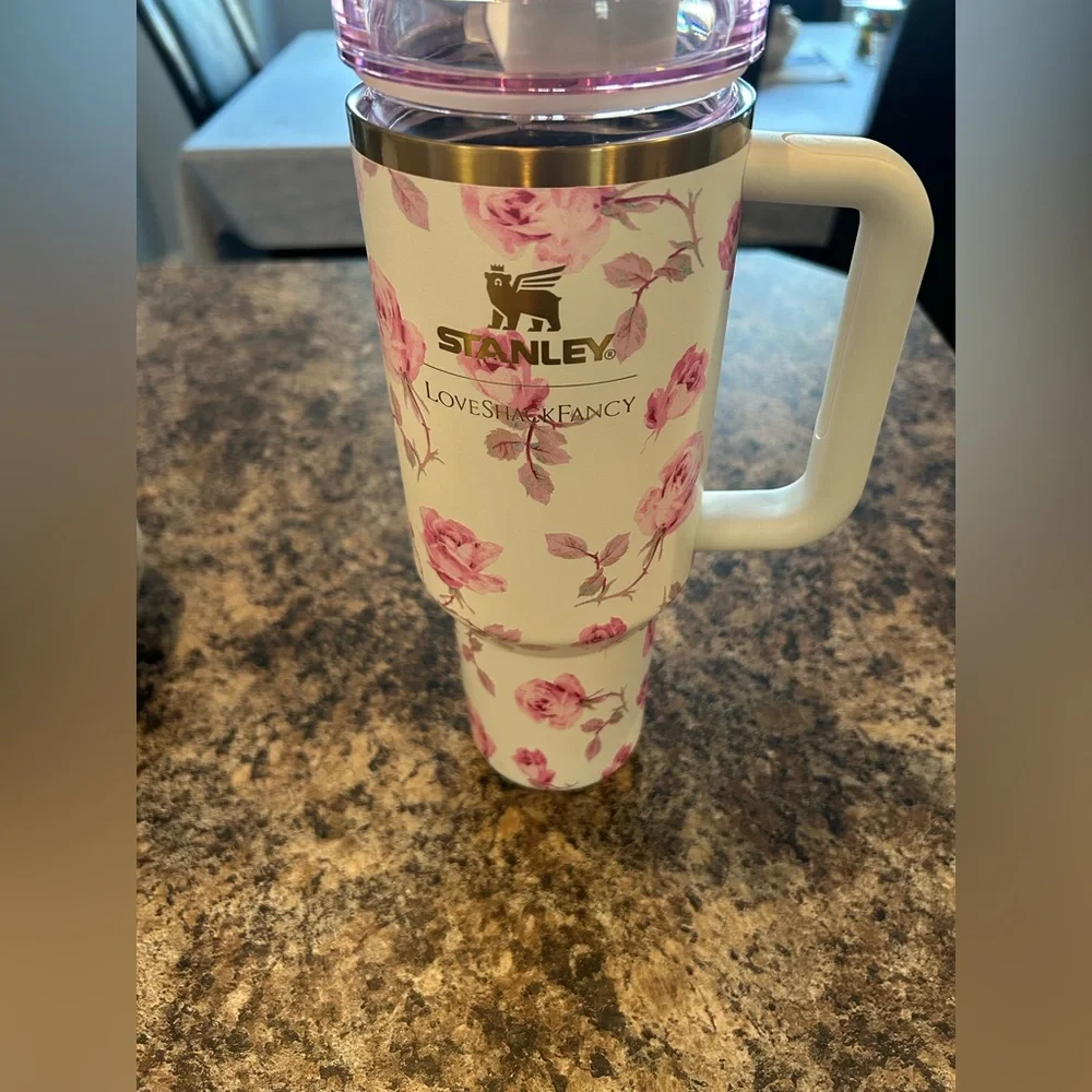 Stanley Love Shack Fancy 40 oz. Ribbon Rosa - Picture 1 of 4